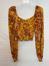 Load image into Gallery viewer, Urban Outfitters Floral Long Sleeve- Large
