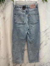 Load image into Gallery viewer, H&amp;M Distressed Straight Leg Jeans- 26
