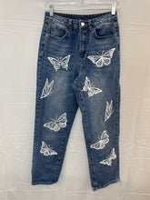 Load image into Gallery viewer, Medium Wash Butterfly Print Shein Straight Leg Jeans- 2/26
