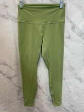 Load image into Gallery viewer, Lululemon Green Athletic Leggings- US8
