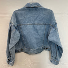 Load image into Gallery viewer, Light Wash Forever 21 Denim Jacket- Large
