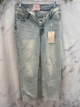 Load image into Gallery viewer, Revice &quot;Viper/Up All Night&quot; Jeans NWT- 26
