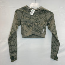 Load image into Gallery viewer, Gymshark Green Camo Athletic Long Sleeve (Set)- Medium
