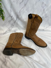 Load image into Gallery viewer, Justin Brown Cowboy Boots- W8
