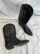 Load image into Gallery viewer, Wrangler Black Cowboy Boots- W6
