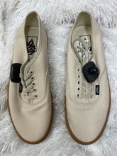 Load image into Gallery viewer, Van&#39;s Tan Shoes - Men&#39;s - Size 9
